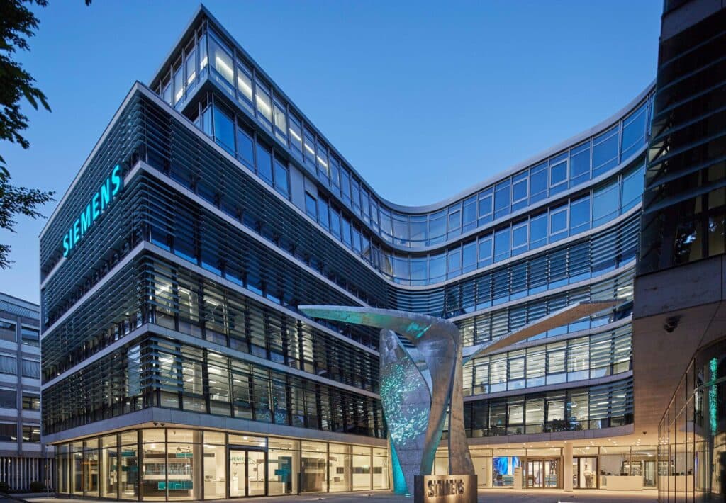 Siemens is hiring Trainee [CRM/SAP]