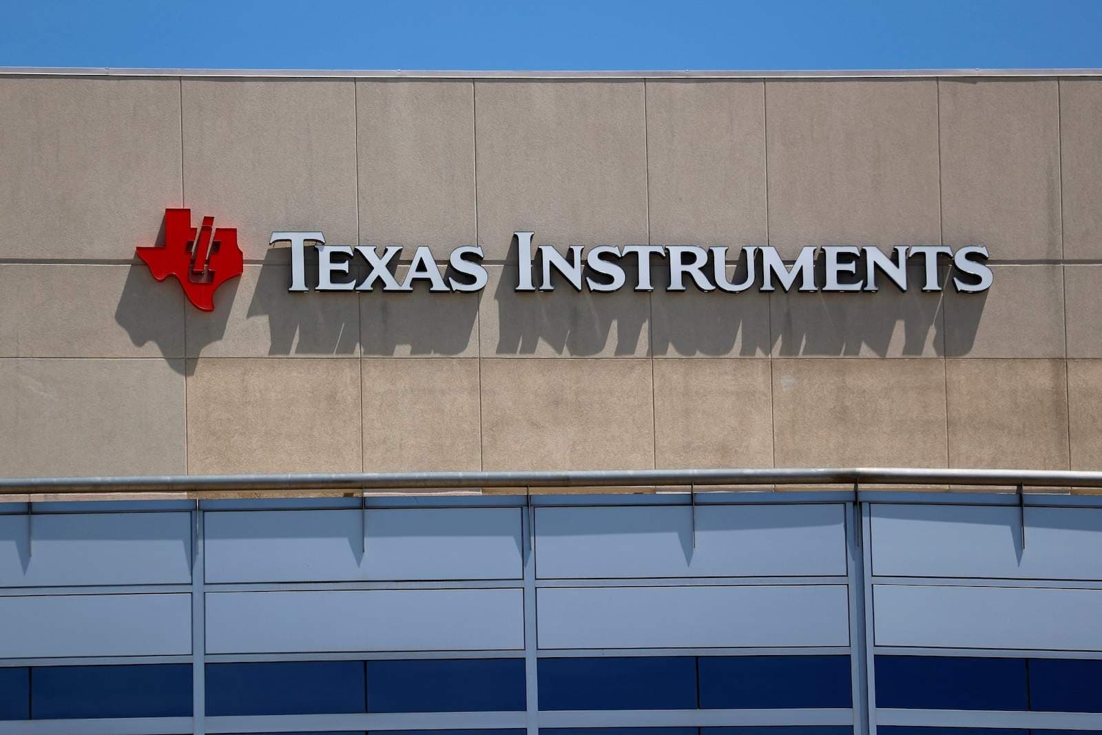 Texas Instruments is hiring Interns [Currently Pursuing, Stipend: Rs.40,000/month]